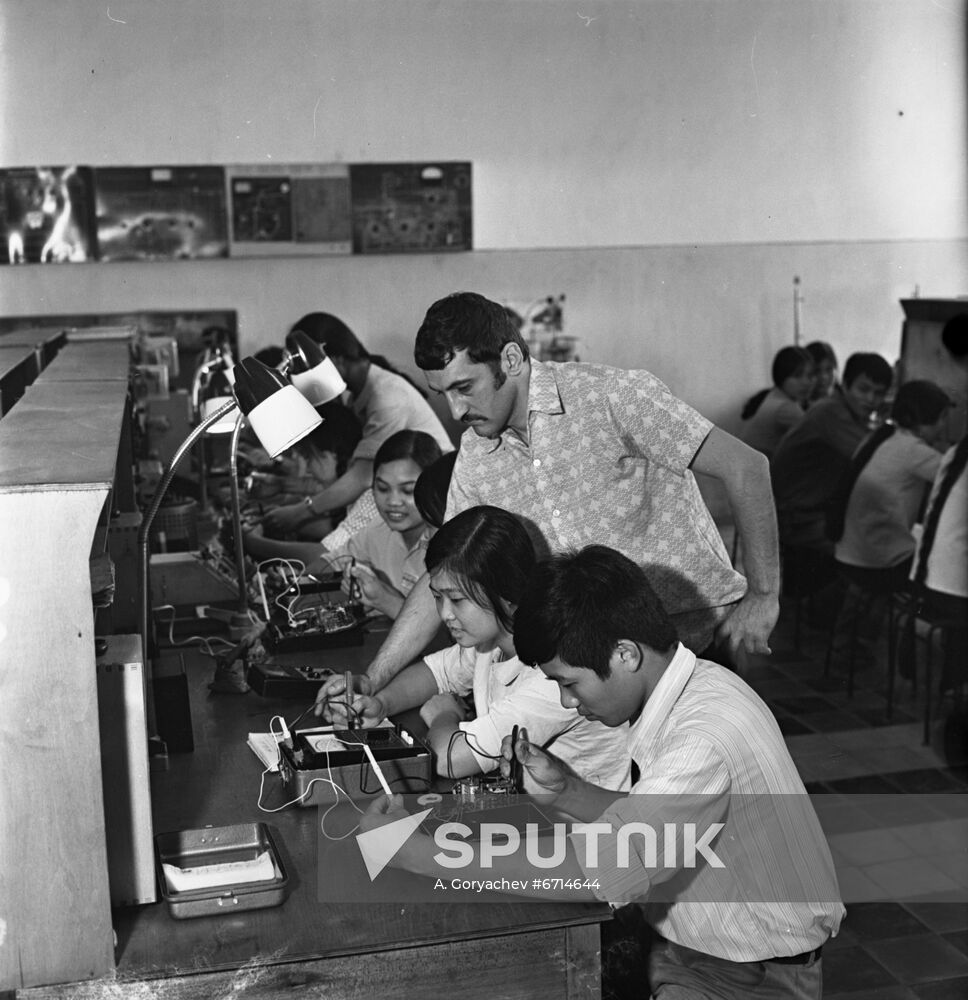 Soviet specialists in Vietnam