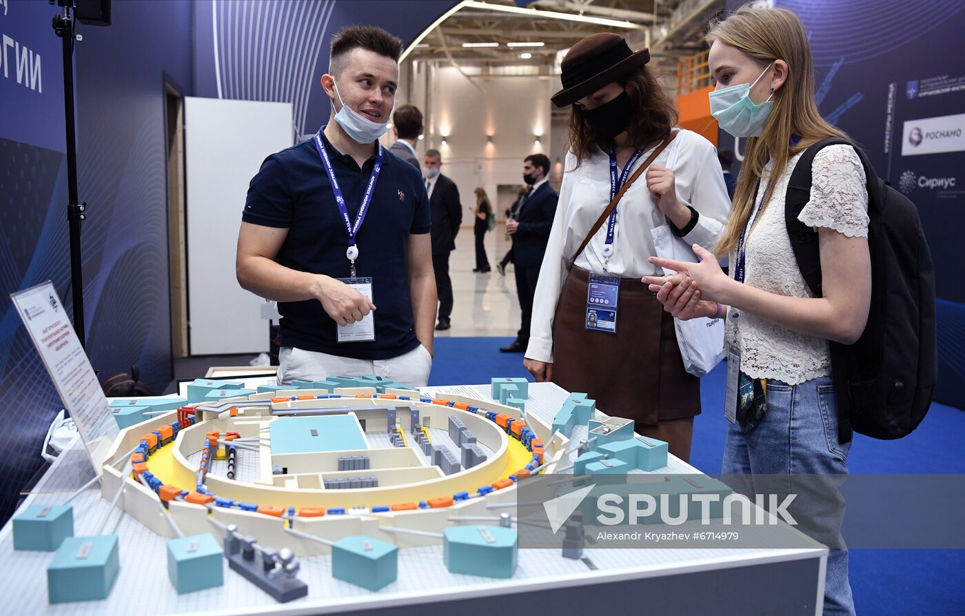 Young Scientists Congress and closing of the Year of Science and Technology