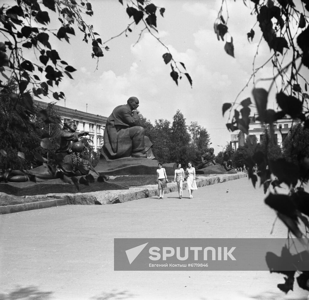 Monument to Yakub Kolas in Minsk