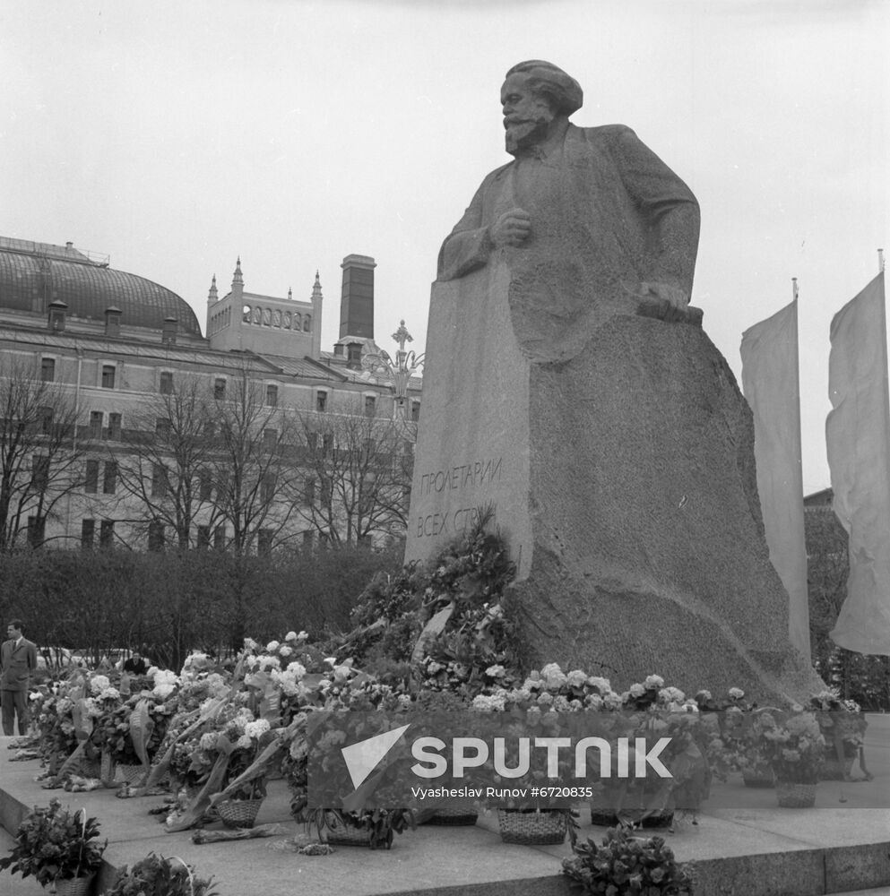 Monument to Karl Marx in Moscow