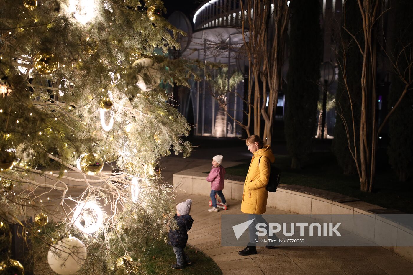 Russia New Year Festive Season Preparations