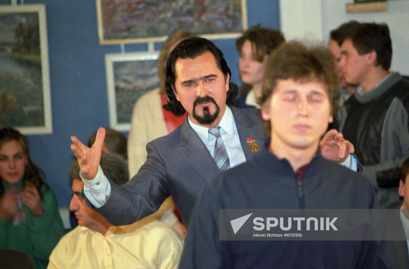 Roundtable discussion at Komsomolskaya Pravda editorial
