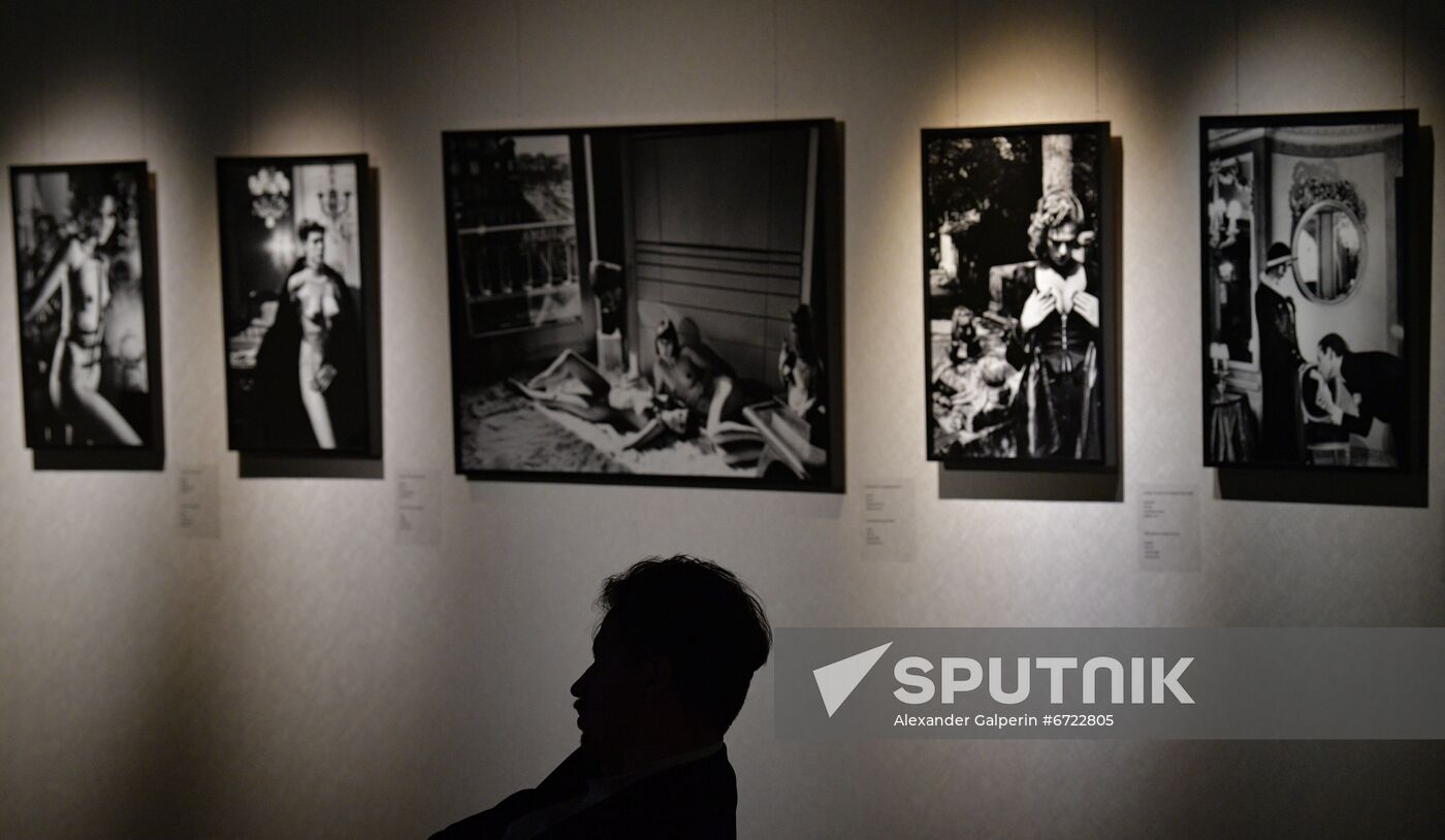 Russia Art Photography Newton Exhibition