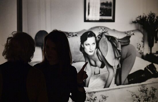 Russia Art Photography Newton Exhibition
