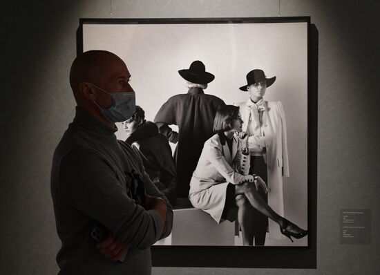Russia Art Photography Newton Exhibition