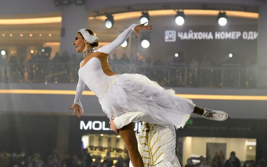 Russia Swan Lake Ice Show