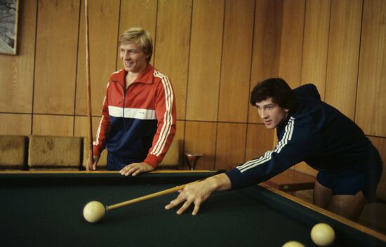 Soviet ice hockey players Mikhail Vasilyev and Sergei Svetlov