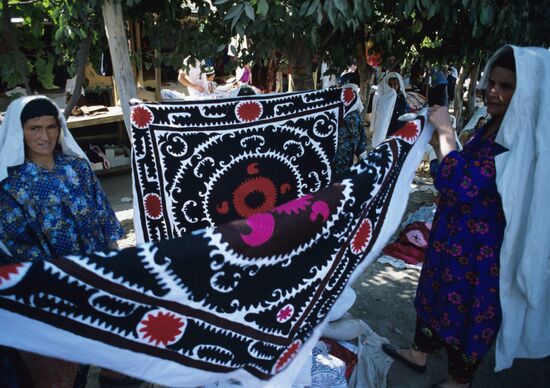 Uzbek crafts