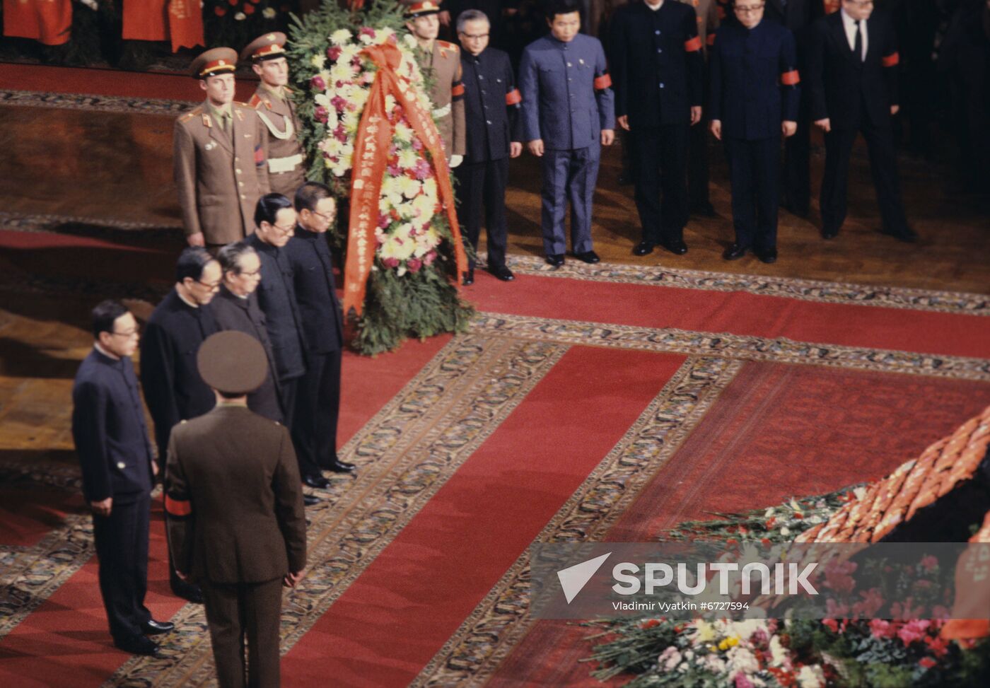 Paying last respects to Leonid Brzezhnev