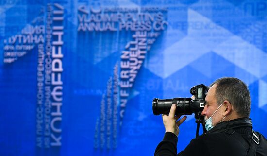 Russia Putin News Conference