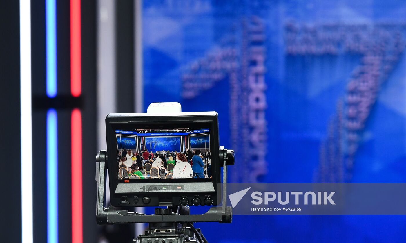Russia Putin News Conference