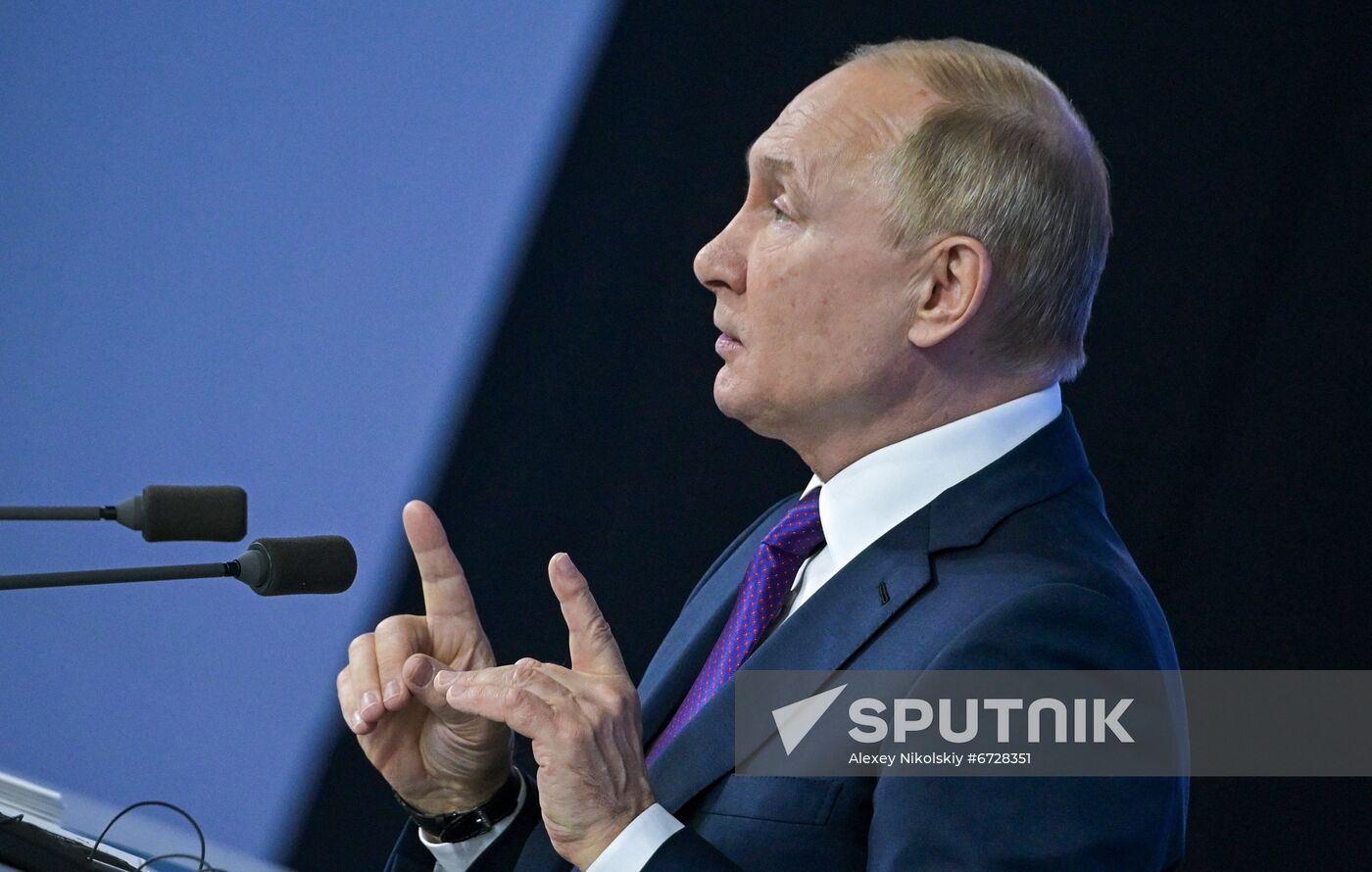 Russia Putin News Conference