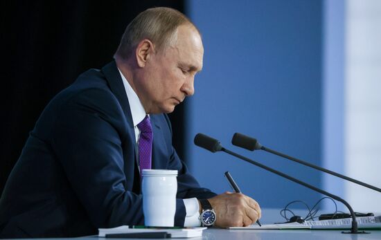 Russia Putin News Conference