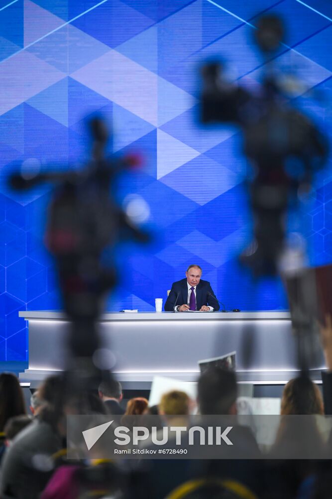 Russia Putin News Conference