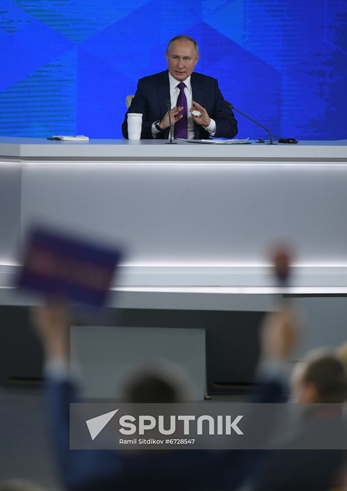 Russia Putin News Conference