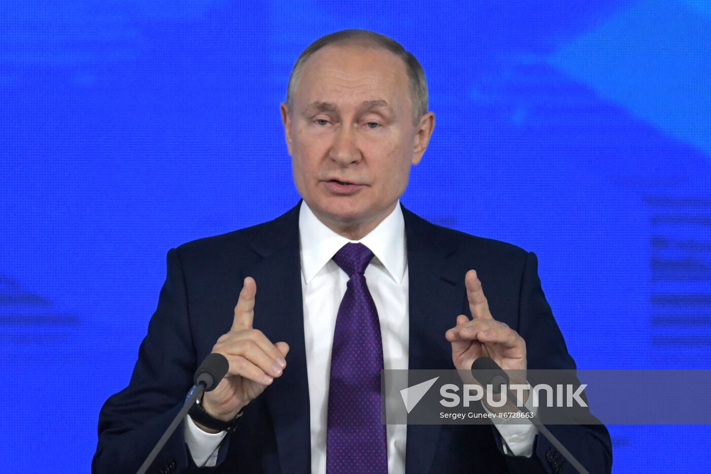 Russia Putin News Conference