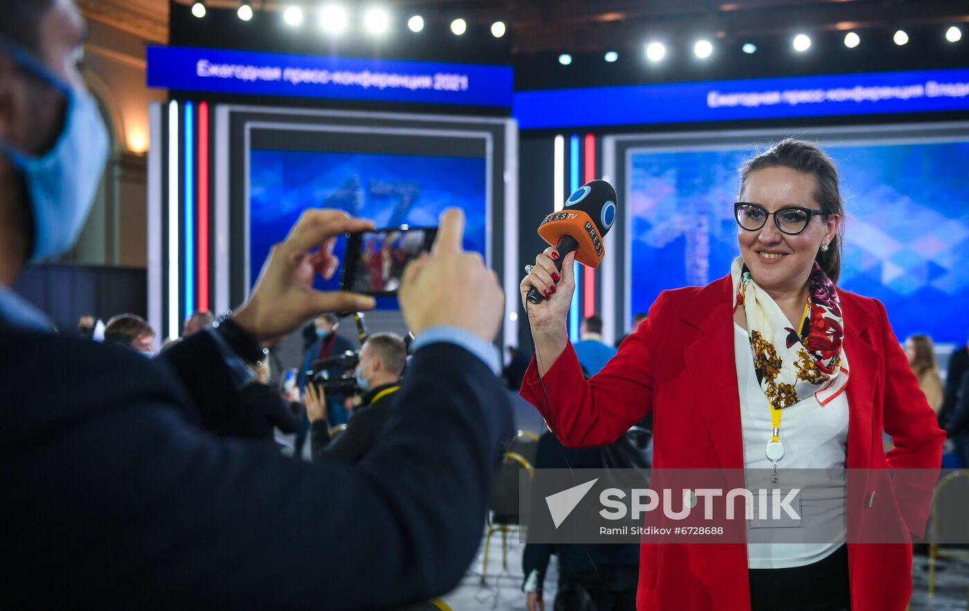 Russia Putin News Conference
