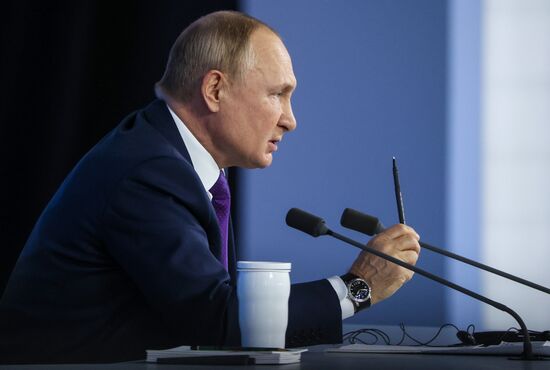 Russia Putin News Conference