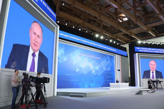 Russia Putin News Conference