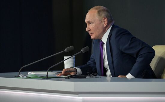 Russia Putin News Conference
