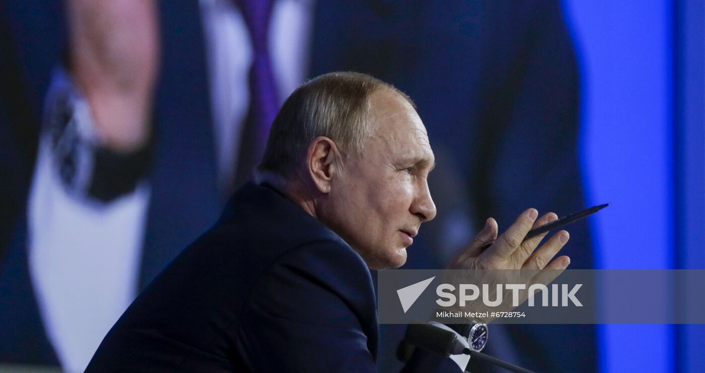 Russia Putin News Conference