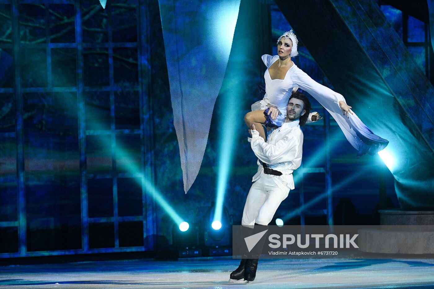 Russia Swan Lake Ice Show