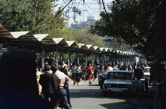 Alai Bazaar marketplace in Tashkent