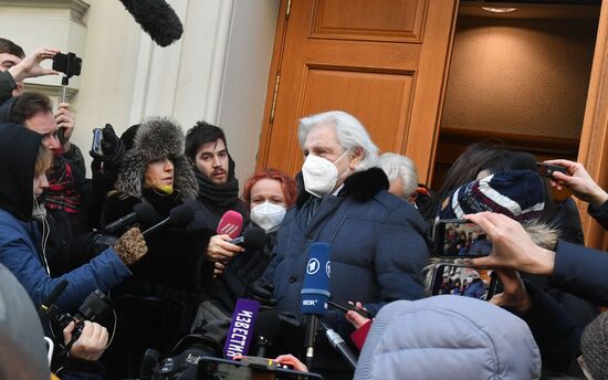 Russia Memorial Centre Closing Trial