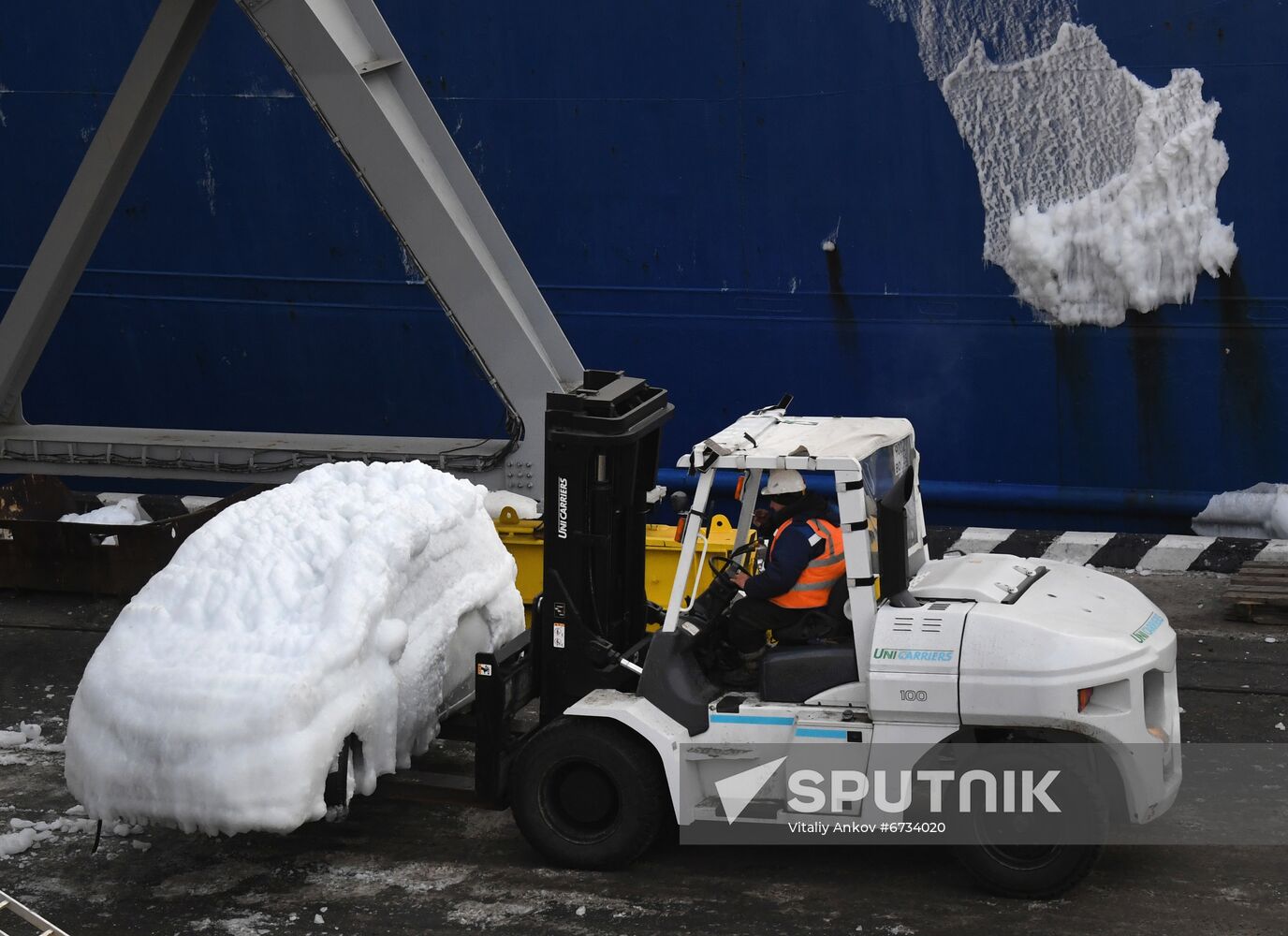 Russia Shipping Frozen Cars