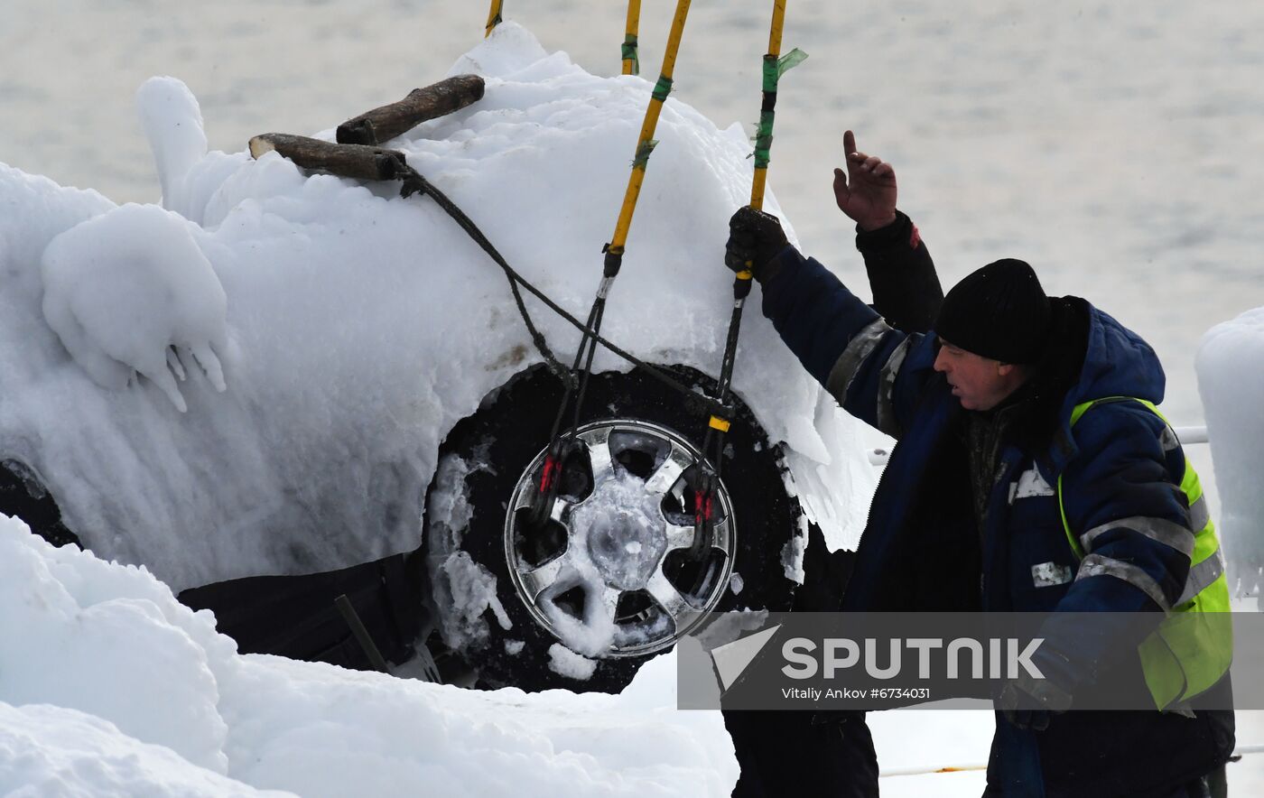 Russia Shipping Frozen Cars