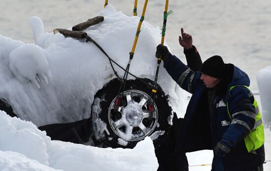 Russia Shipping Frozen Cars