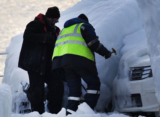 Russia Shipping Frozen Cars