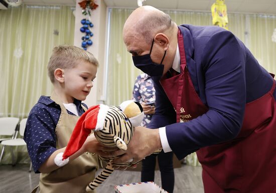 Russia Mishustin New Year Season Charity