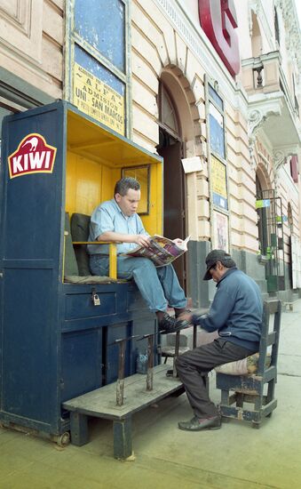 Shoe-shine boy in Lima