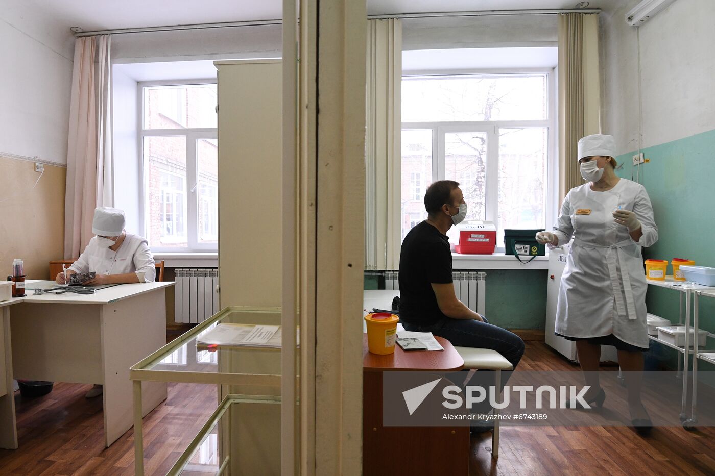 Russia Coronavirus Revaccination 