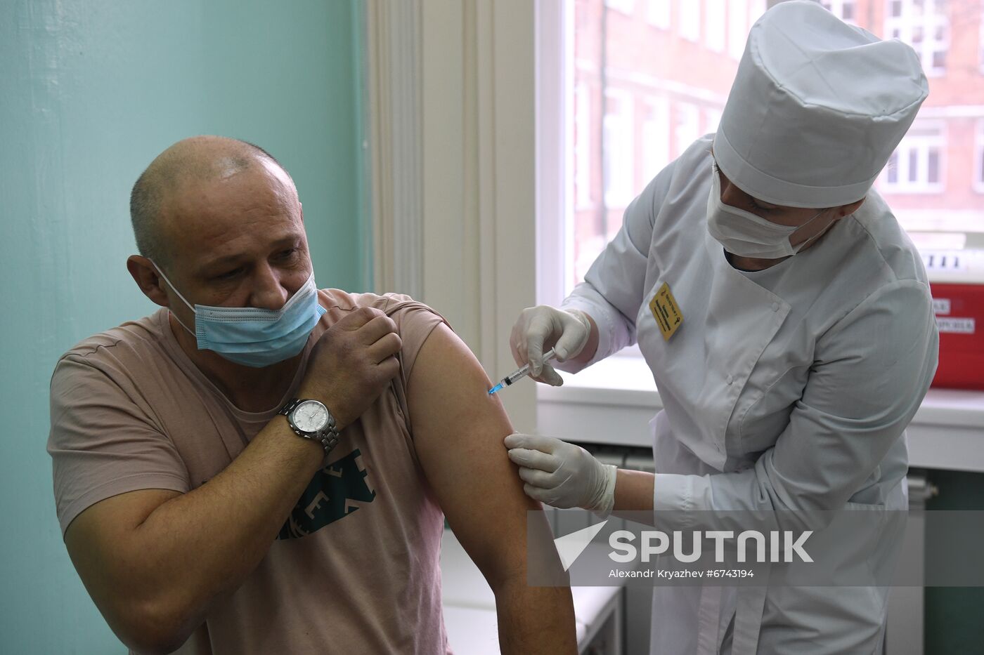 Russia Coronavirus Revaccination 