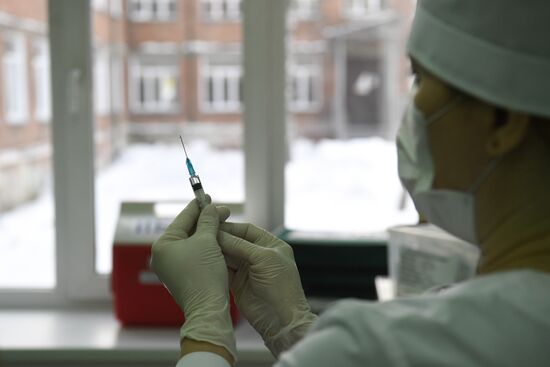 Russia Coronavirus Revaccination 