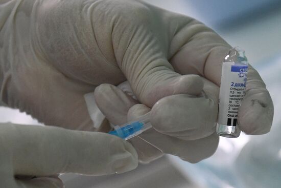 Russia Coronavirus Revaccination 