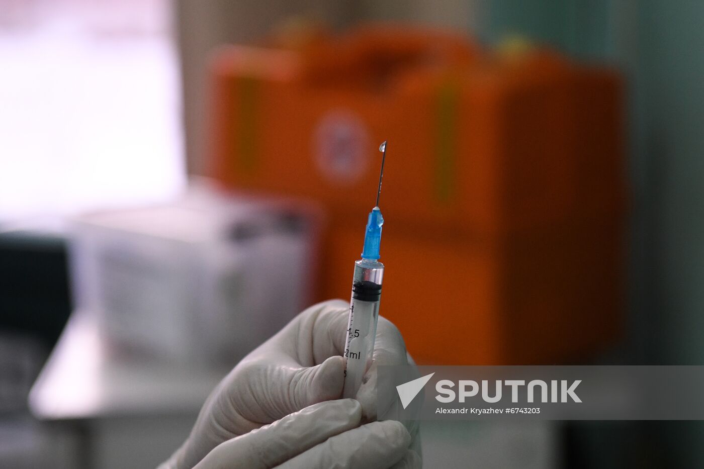 Russia Coronavirus Revaccination 