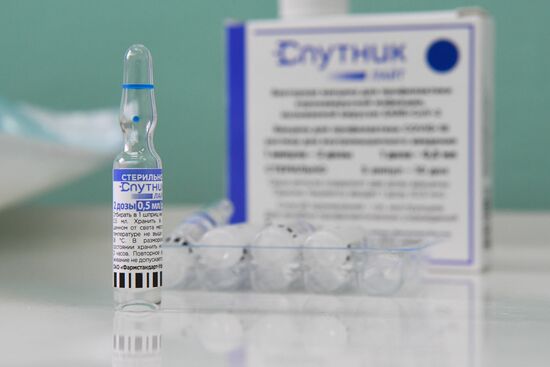 Russia Coronavirus Revaccination 