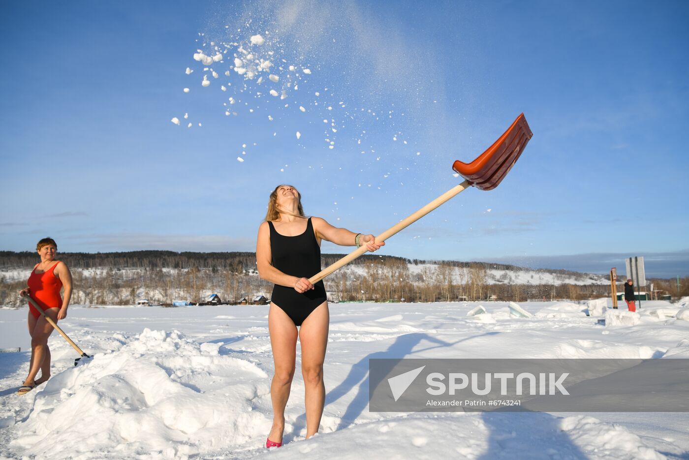 Russia Winter Swimming