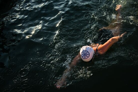 Russia Winter Swimming