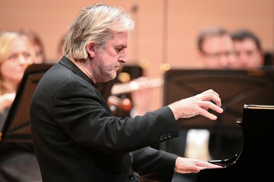 Russia Music Pianist Douglas Concert