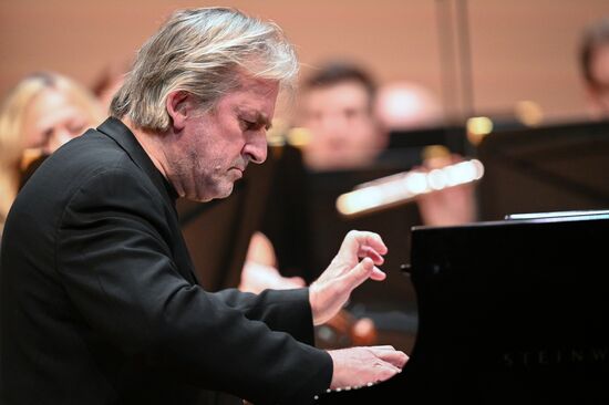 Russia Music Pianist Douglas Concert