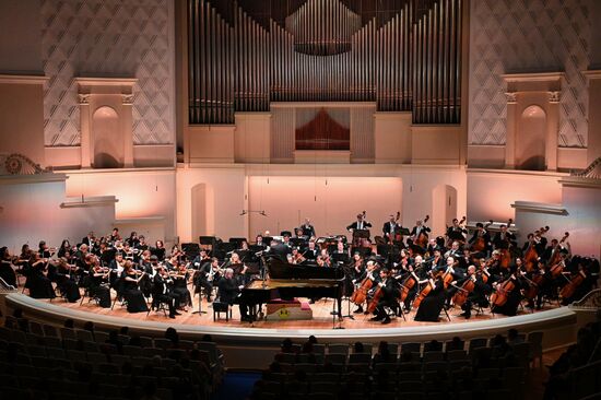 Russia Music Pianist Douglas Concert