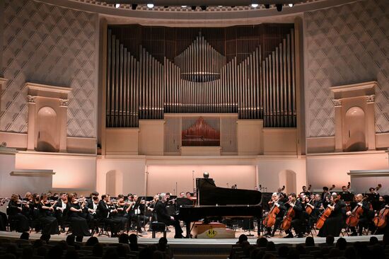 Russia Music Pianist Douglas Concert