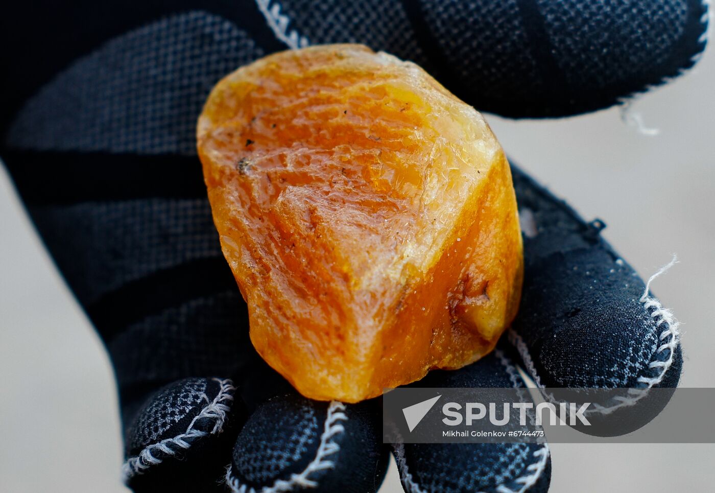 Russia Amber Hunting