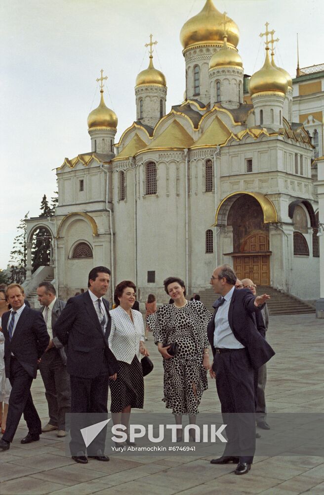 UNESCO Director-General Federico Mayor Zaragoza visits USSR