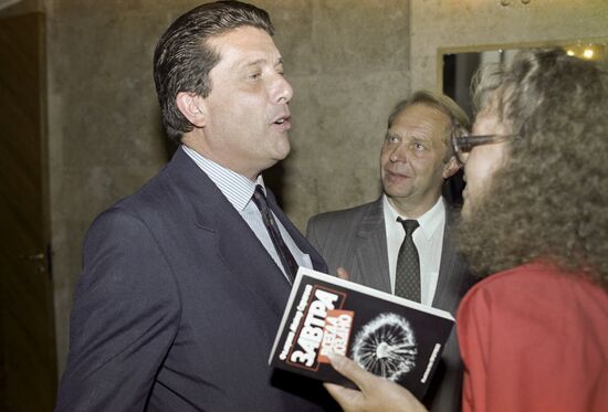 UNESCO Director-General Federico Mayor Zaragoza visits USSR