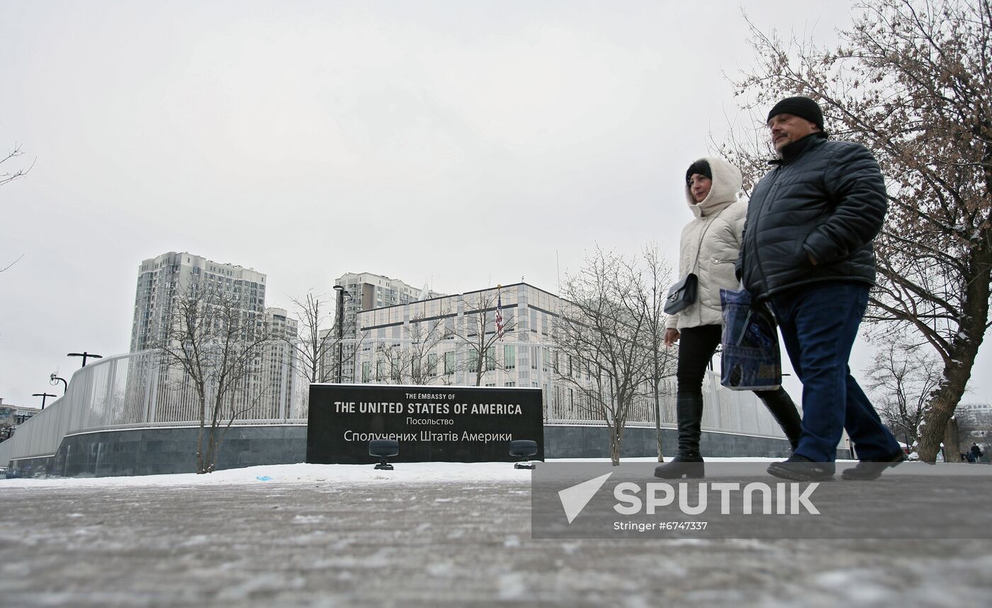 Ukraine Embassies Withdrawing